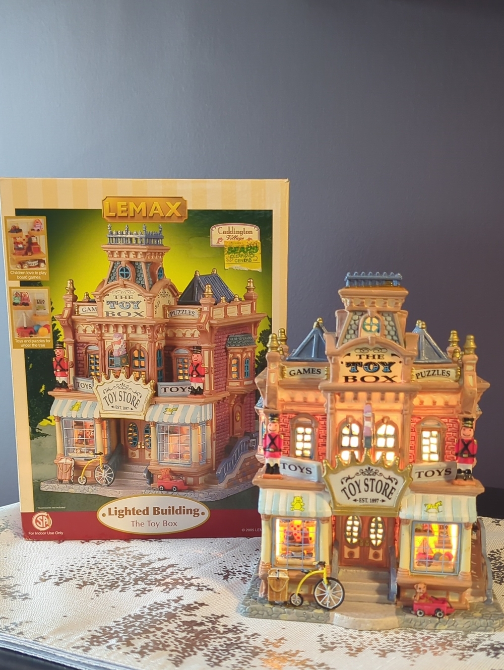 The Toy Box Store Lighted Christmas Village Building House Caddington Village